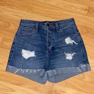 Size 5 Hollister curvy ultra high-rise mom shorts